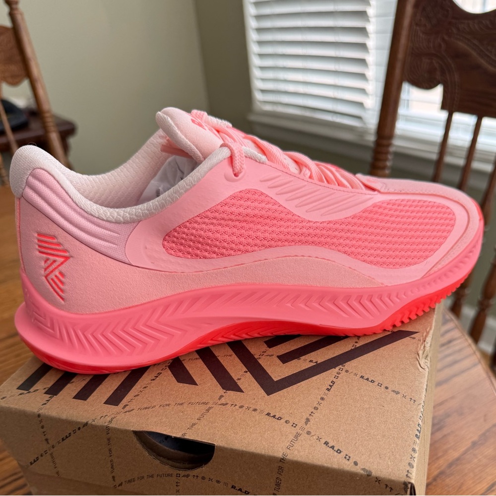 RAD Global shoes M7/W8.5